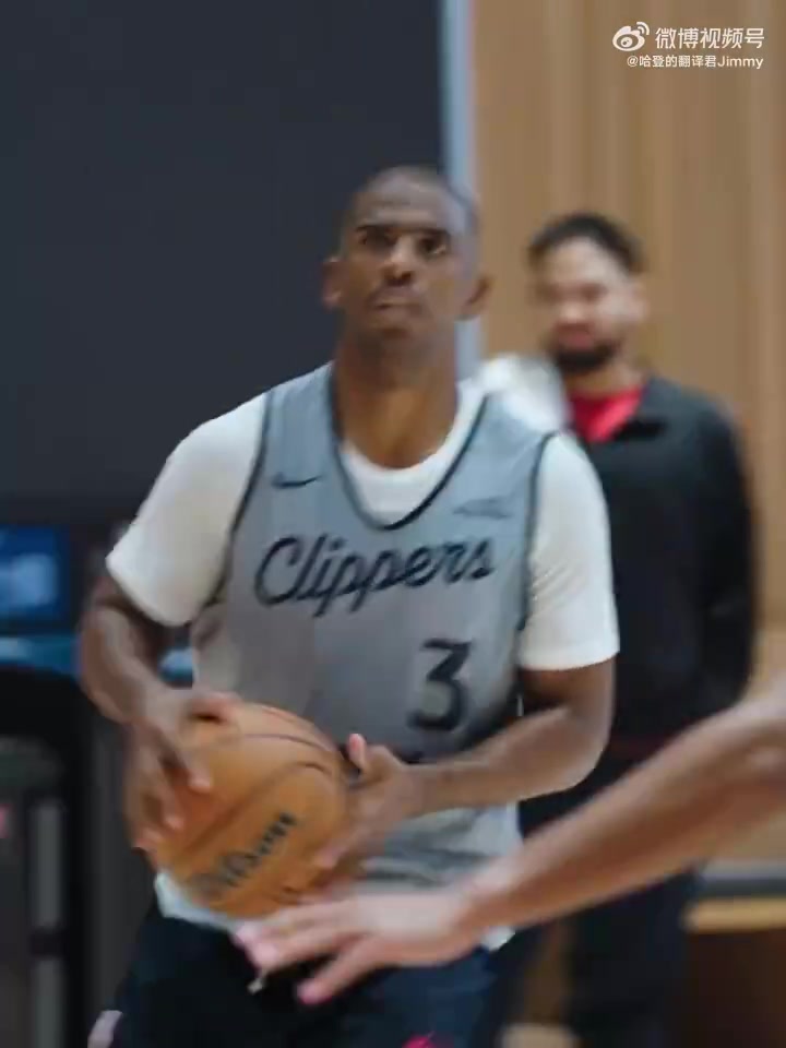 老炮还有油保罗反击中一记果断的三分潇洒命中