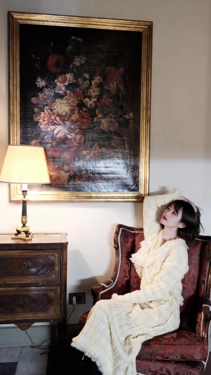 小七晒唯美自拍优雅实在优雅这个小姐姐太优雅了