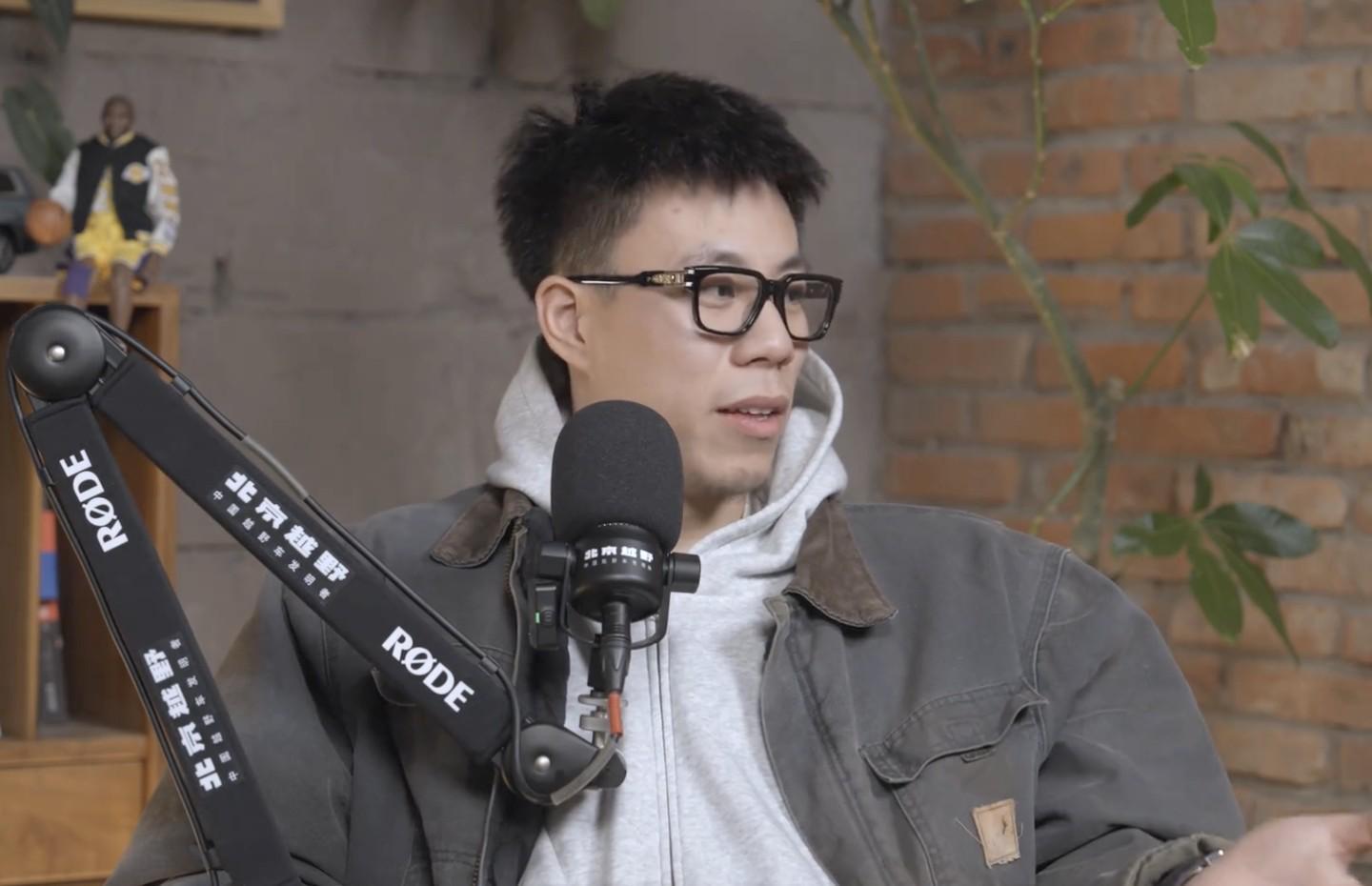 张镇麟：在美国高中打球时被歧视只能睡凳子，只有自己强大才能让他们折服